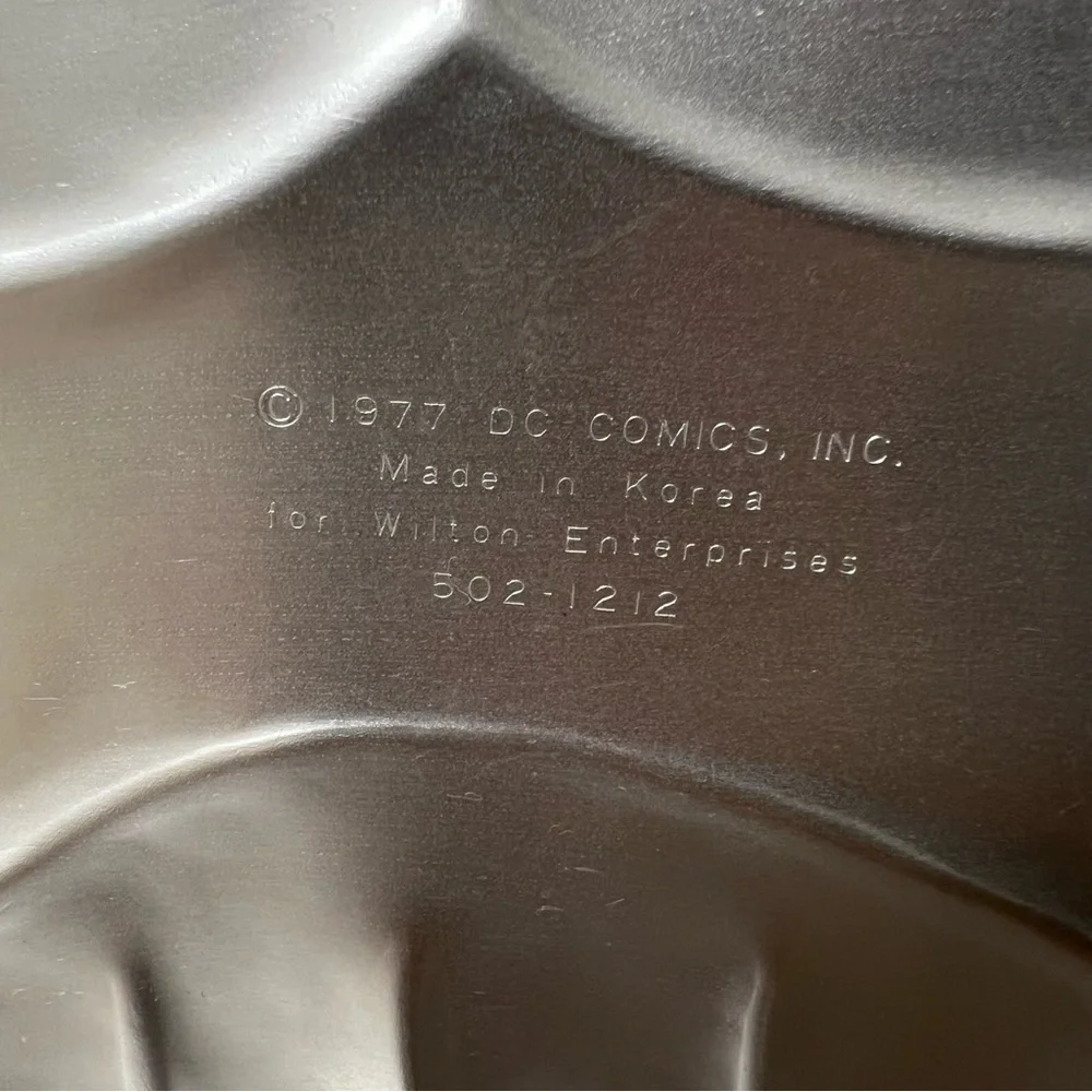 VTG WILTON SUPERMAN 1977 CAKE PAN FACE & CHEST INSIGNIA INSERT DC COMICS